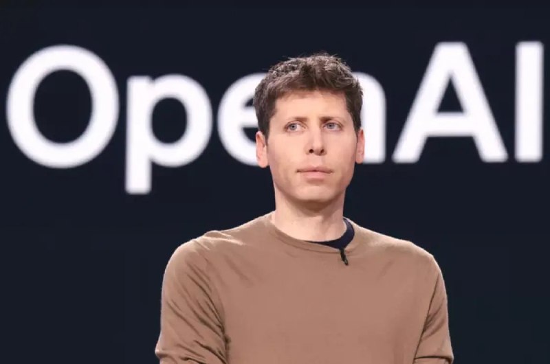 苹果起诉OpenAI 奥特曼：不怕苹果，但很尊重他们7月12日，在苹果公司起诉OpenAI窃取商业机密后，OpenAI CEO萨姆·奥特曼(Sam Altman)表示，他不怕苹果，但非常尊重他们