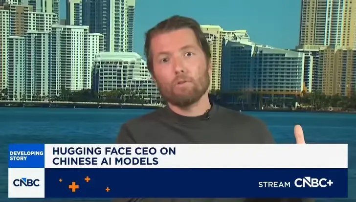 Hugging Face CEO发声：中国正赢得AI竞赛 美企闭门造车恐将落后据CNBC报道，开源AI平台Hugging Face首席执行官克莱芒·德朗格（Clément Delangue）在接受采访时表示，中国正在通过开源模型赢得人工智能竞赛