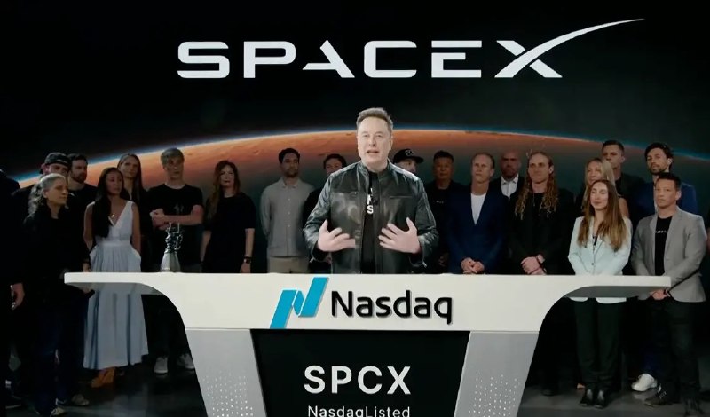 SpaceX股票收于160.95美元 创纪录IPO首日上涨19.22% 市值突破2万亿美元美股周五常规交易时段已经结束，截至收盘，SpaceX股价上涨25.95美元，涨幅为19.22%，收于160.95美元，公司市值达到21045.6亿美元