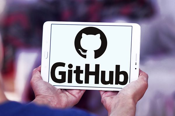 GitHub Copilot6月起全面转向按量计费:基础月费不变，引入 Token 积分制微软旗下GitHub于2026年4月28日正式宣布，其 AI 编程工具 GitHub Copilot 将于6月1日起全面由固定额度订阅制转向按使用量计费模式