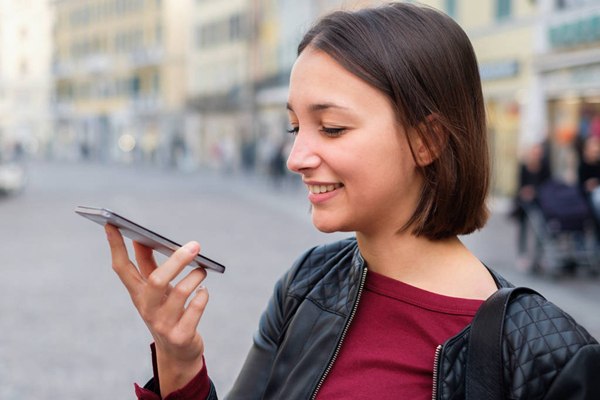 苹果计划于6月WWDC推出独立Siri应用，或引入自动删除聊天记录功能5月17日消息，苹果公司计划在今年6月举行的全球开发者大会（WWDC）上推出首款独立运行的Siri应用程序，旨在通过引入由谷歌Gemini技术驱动的类ChatGPT聊天机器人体验，全面重振其在人工智能领域的市场地位