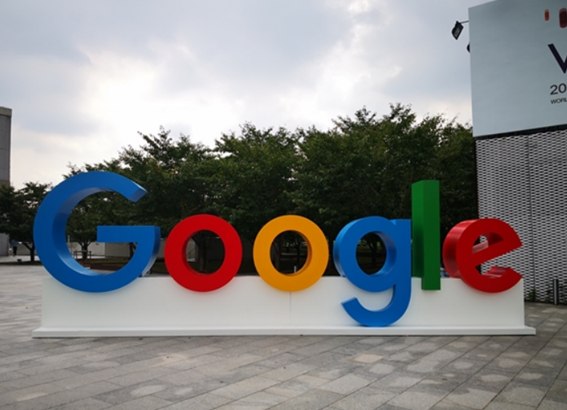 Google承诺投入5000万美元培训逾30万名技术工人美国科技巨头Google近日宣布，将拨款 5000 万美元，用于在全美范围内培训超过 30 万名技术技工，从而缓解关键基础设施项目中技能工人短缺的问题