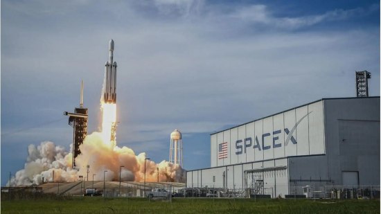 SpaceX上市后飙升49% 市值逼近亚马逊SpaceX周二连续第三个交易日上涨，超过亚马逊成为全球市值第五大公司