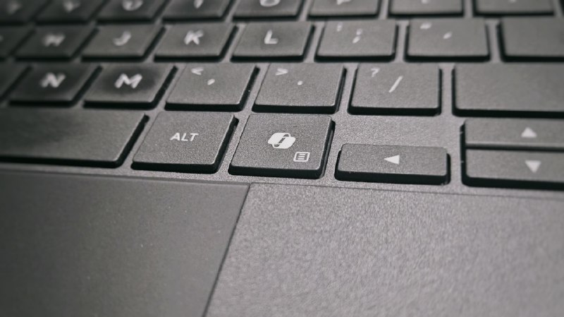 微软Windows 11预览版测试“禁用Copilot”按键功能 但硬件标准依然未变尽管微软依然坚持将配备Copilot物理按键作为定义“AI PC”的核心硬件标准之一，但在遭到大量用户的批评与反弹后，该公司终于在软件层面做出了实质性退让