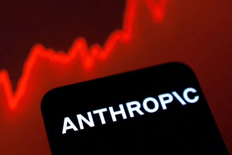 ↩️🖼 Anthropic 技术人员将就 AI 模型下线与白宫官员会面科技圈🎗在花频道📮:🤖 因美政府发函限制，Anthropic 已关闭两款 Mythos 模型对所有客户的访问 美国政府以国家安全权限向 Anthropic 发出出口管制指令，要求暂停任何外国公民在美国境内外访问 Fable 5 和 Mythos 5
