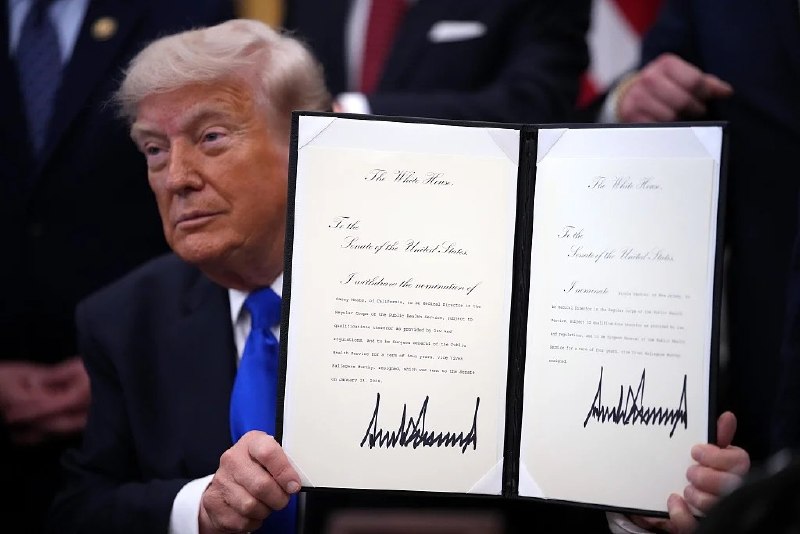 美国政府正与SpaceX沟通 讨论向“特朗普账户”项目捐赠股票一事据知情人士向媒体透露，特朗普政府已与SpaceX就向“特朗普账户”捐赠股票一事进行了沟通