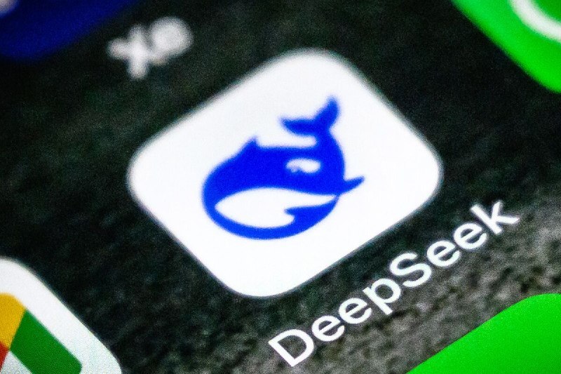 ↩️🖼 DeepSeek 筹备年内申请 IPO，同步寻求新融资科技圈🎗在花频道📮:🤖 DeepSeek 完成首轮融资仅一月，再启新一轮估值 710 亿美元 中国 AI 创业公司 DeepSeek 在完成首轮融资约一个月后，已开始与投资者初步洽谈新一轮融资，投前估值约 710 亿美元