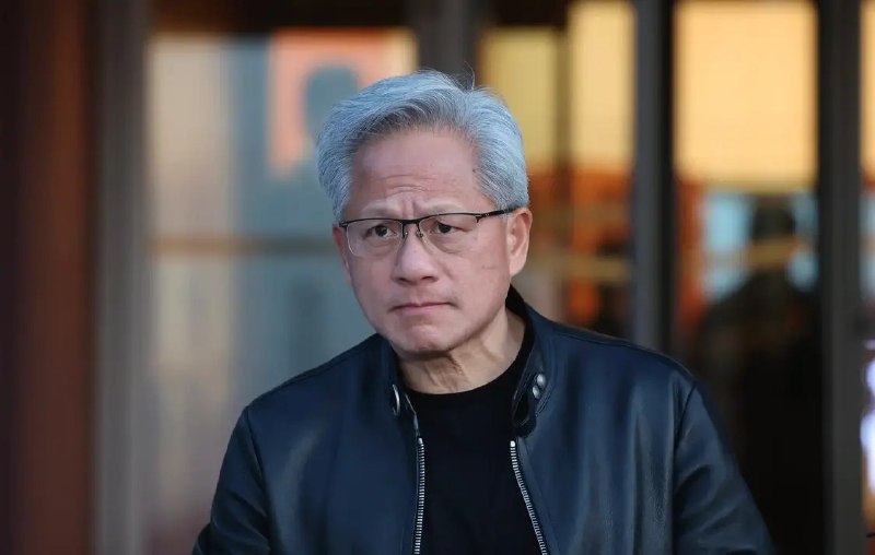 英伟达的芯片自己也不够用 吴新宙：黄仁勋会介入调解内部争夺据《商业内幕》报道，就连英伟达也无法完全避免AI芯片短缺的影响