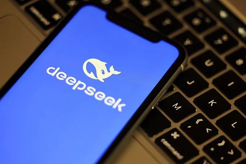 深度求索宣布即日起DeepSeek API在周六/周日全为谷时 按照更便宜的价格计价日前深度求索变更 DeepSeek API 页面宣布从 2026 年 8 月 23 日 0 时起变更峰谷时间段，此次变更主要是将周六和周日都划为空闲时间段按照更便宜的价格计费，而周一到周五则是按照峰时和闲时进行区别定价，其中峰时价格更高